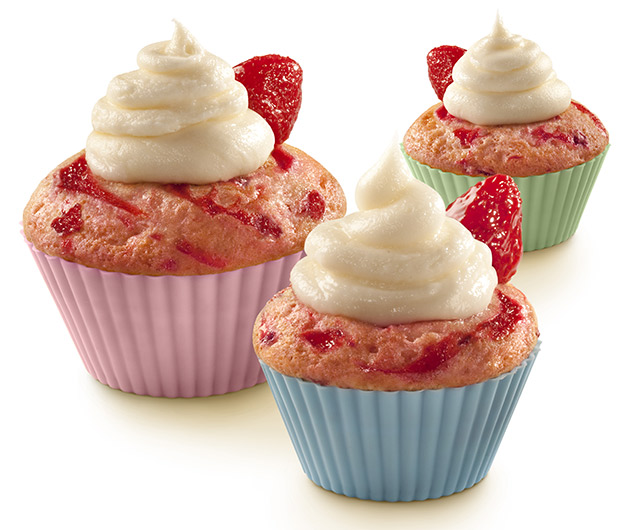 Strawberry Cupcakes with Creamy Icing